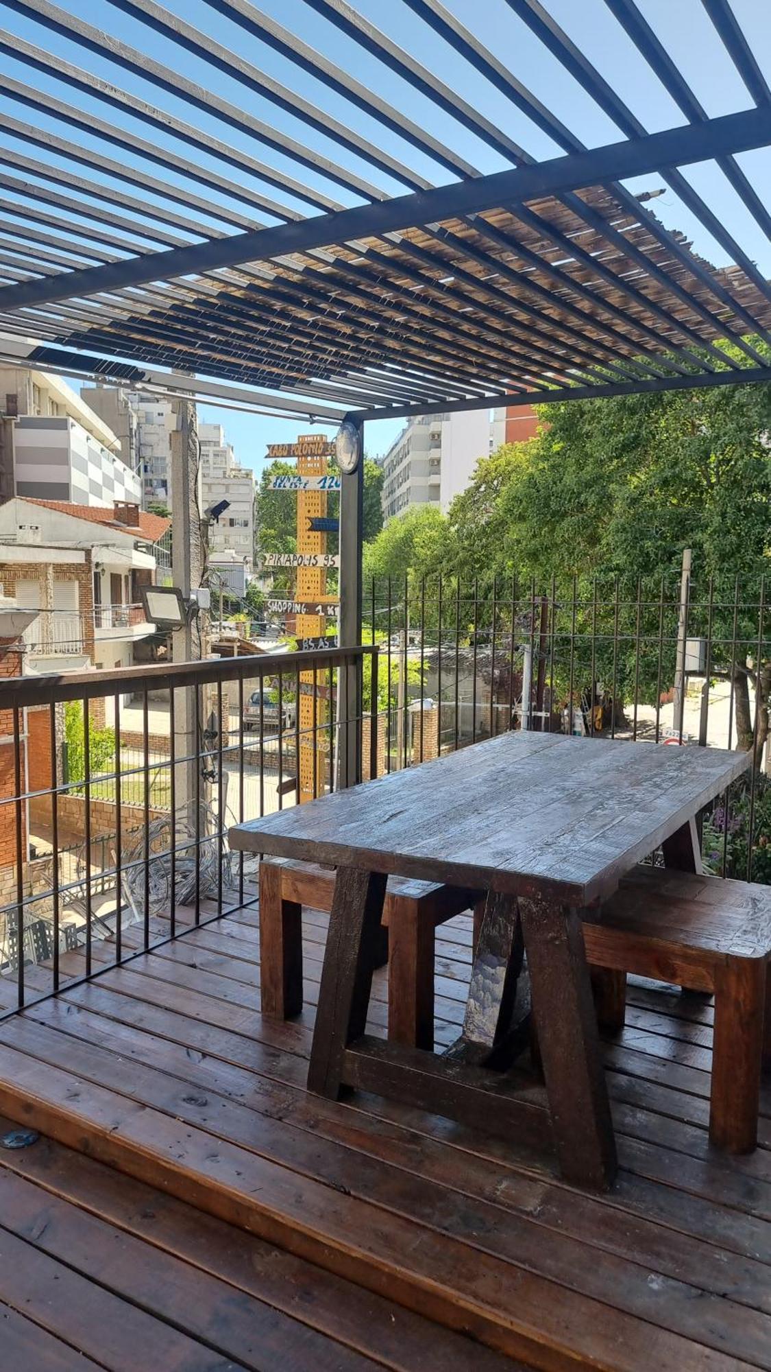 Loft Casa Dos Pisos Con Garage Pocitos Playa 4 Personas Villa Montevideo Dış mekan fotoğraf
